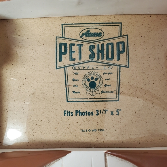 Warner Bros. Dog Frame - Brown and Cream Hector The Bulldog. 3-D Frame. - Picture 3 of 9